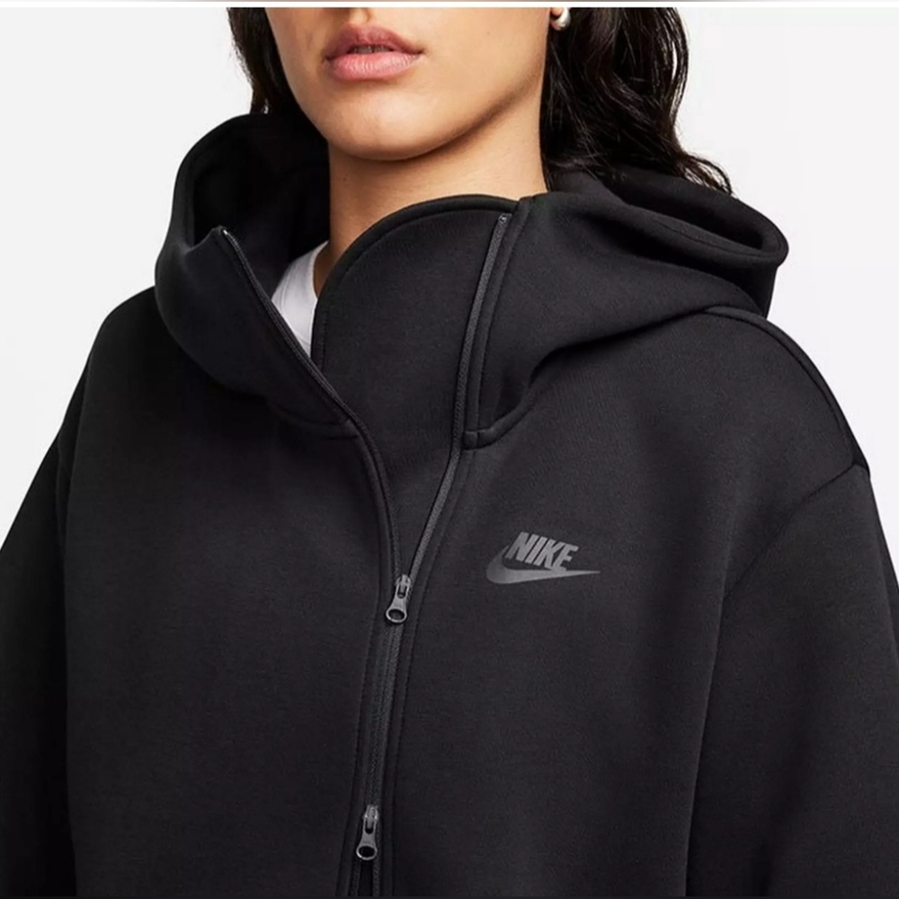 Nike Tech Fleece - Picture 3 of 8